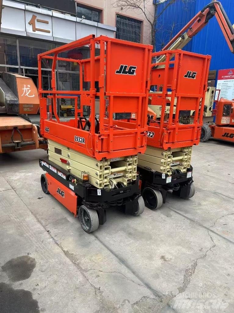 JLG 1932 R Šķerveida pacēlāji