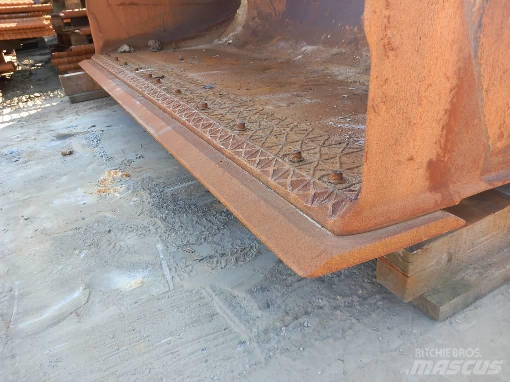 Komatsu WA475-10 Kausi