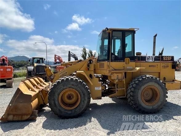CAT 928F Iekrāvēji uz riteņiem