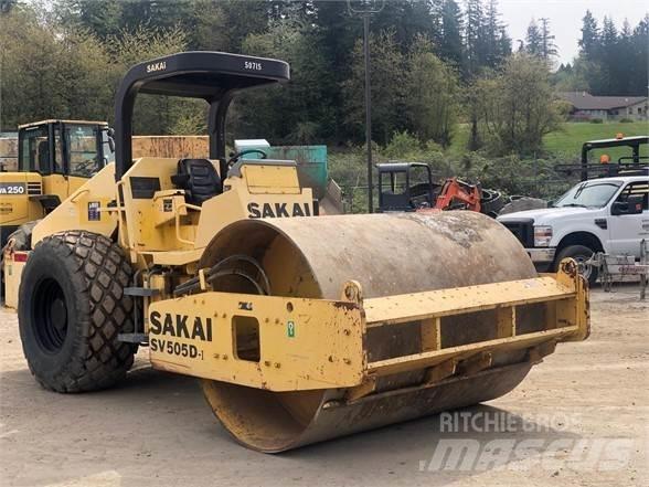 Sakai SV505 Vienvalča grunts veltņi
