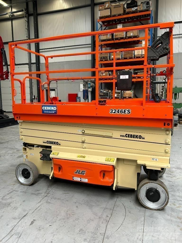 JLG 3246ES Šķerveida pacēlāji