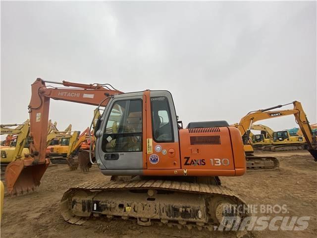 Hitachi ZX130 Kāpurķēžu ekskavatori