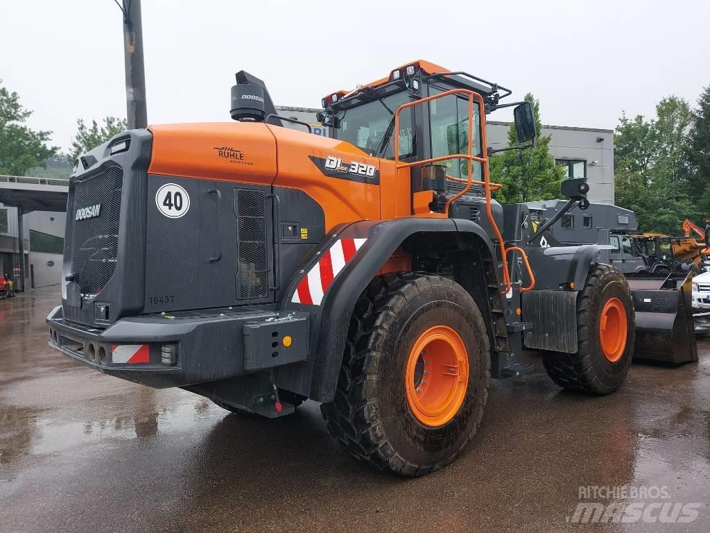 Develon DL 320-7 Iekrāvēji uz riteņiem