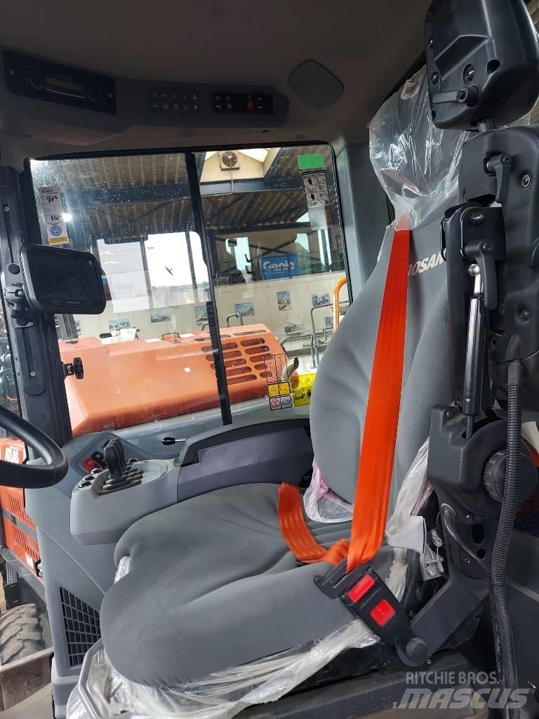 Develon DL 320-7 Iekrāvēji uz riteņiem