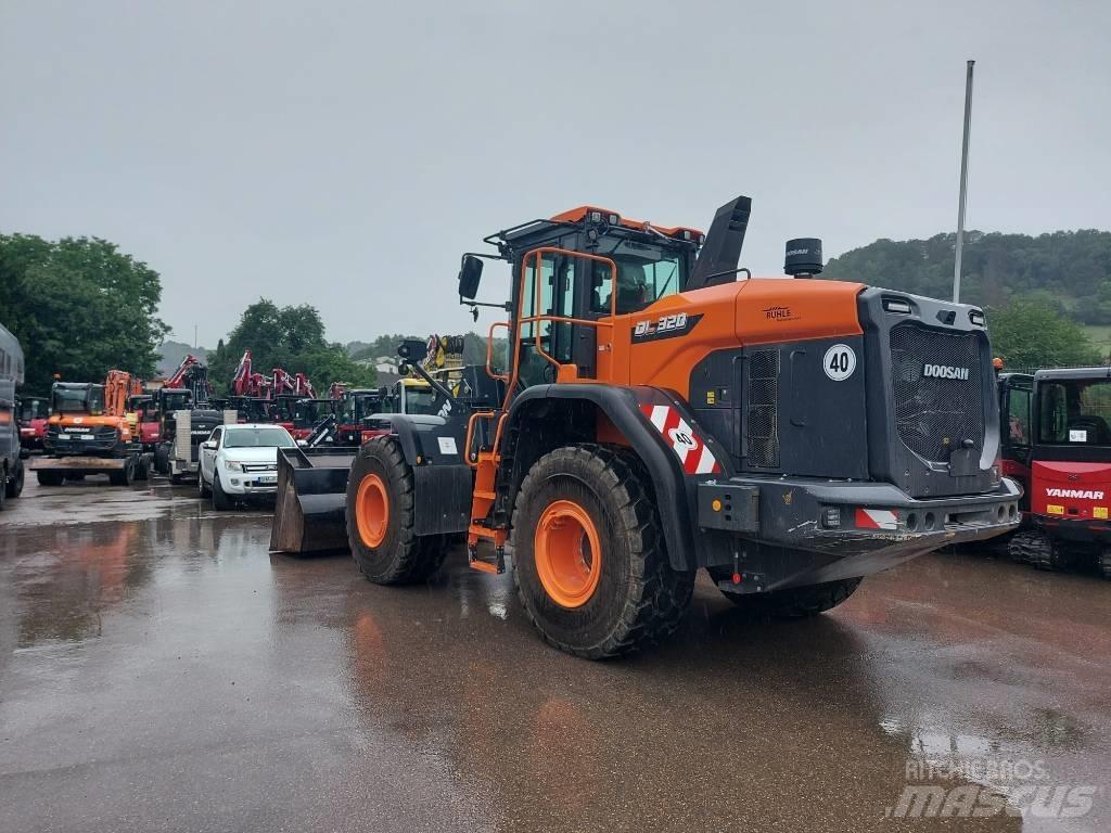 Develon DL 320-7 Iekrāvēji uz riteņiem