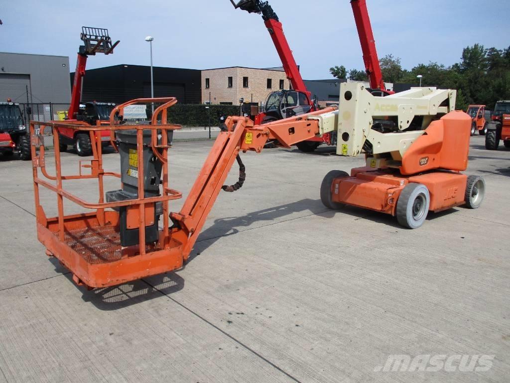 JLG E400 AJPN (745) Kompakts pacēlājs ar rotējošu strēli