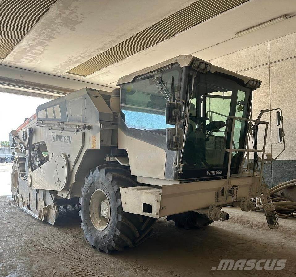 Wirtgen WR250i Asfalta savācējs