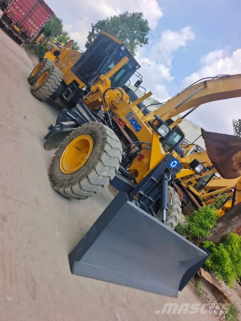 XCMG GR 2153 Greideri