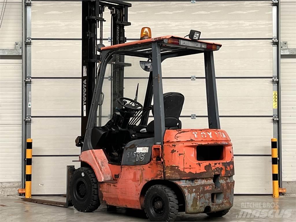 Toyota 02-7FDF15 Tehnika ar dīzeļa dzinēju