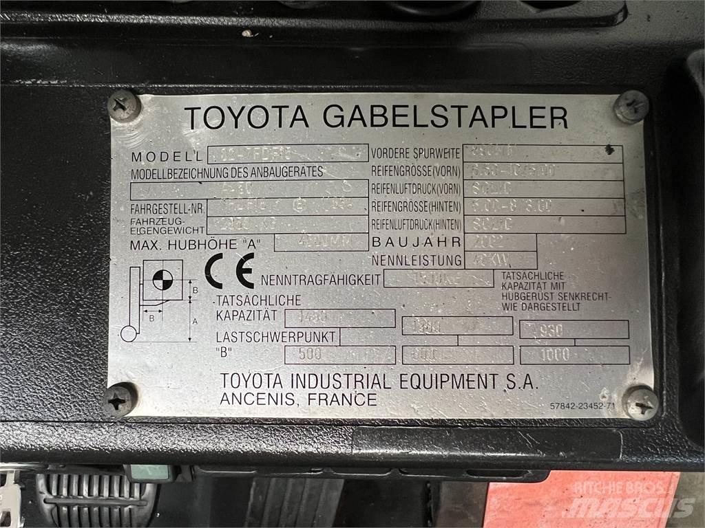 Toyota 02-7FDF15 Tehnika ar dīzeļa dzinēju