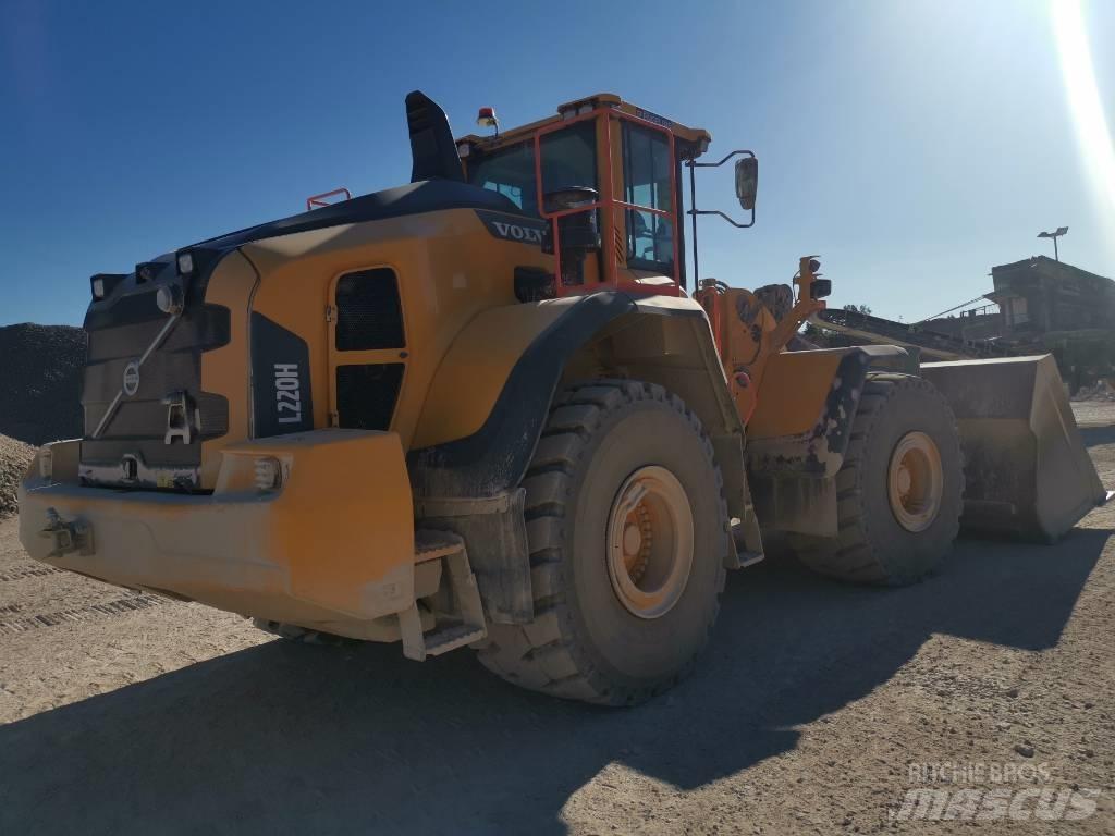 Volvo L220H, UTHYRES Iekrāvēji uz riteņiem