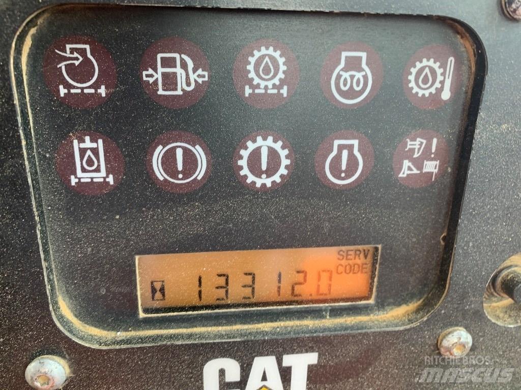 CAT D 6 T Kāpurķēžu buldozeri