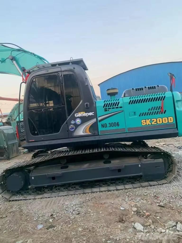 Kobelco SK 200 D Kāpurķēžu ekskavatori