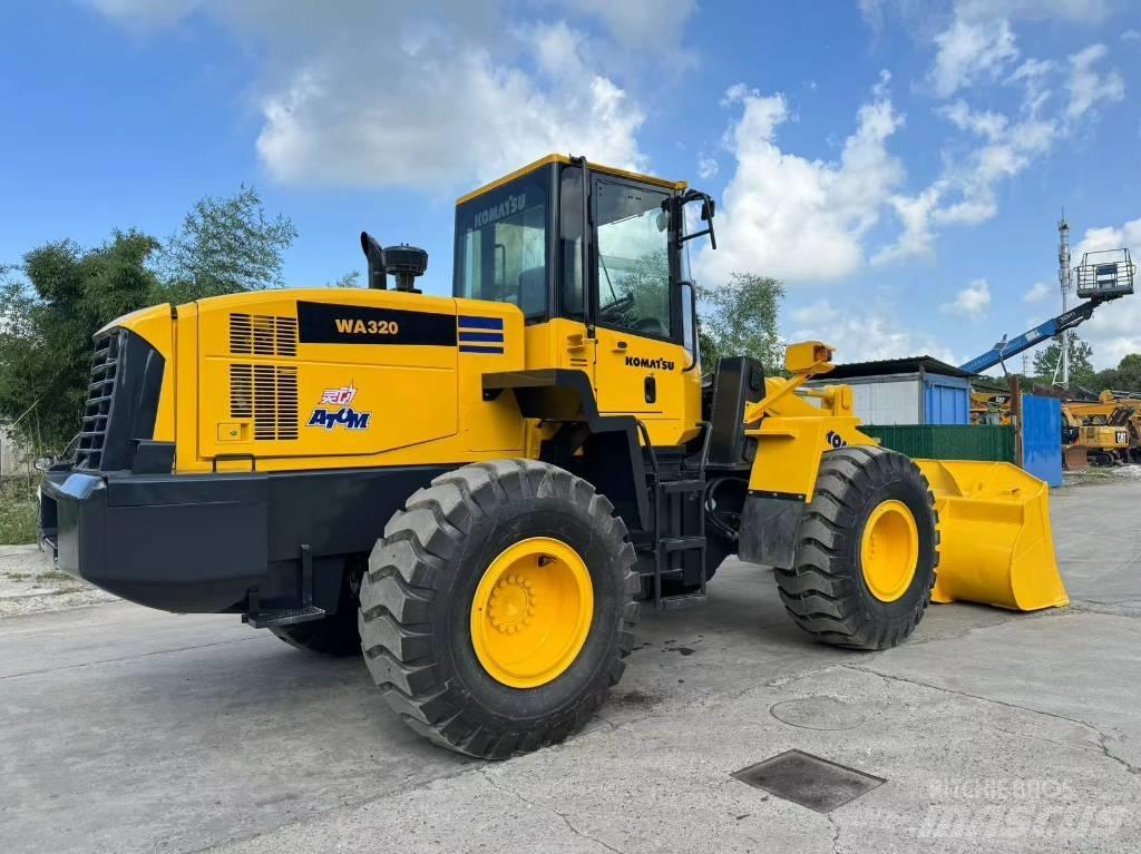 Komatsu WA 320-5 Iekrāvēji uz riteņiem