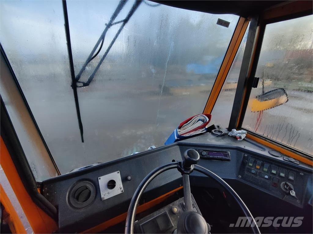 Sisu TR 180 AL 2 Terminālie traktori