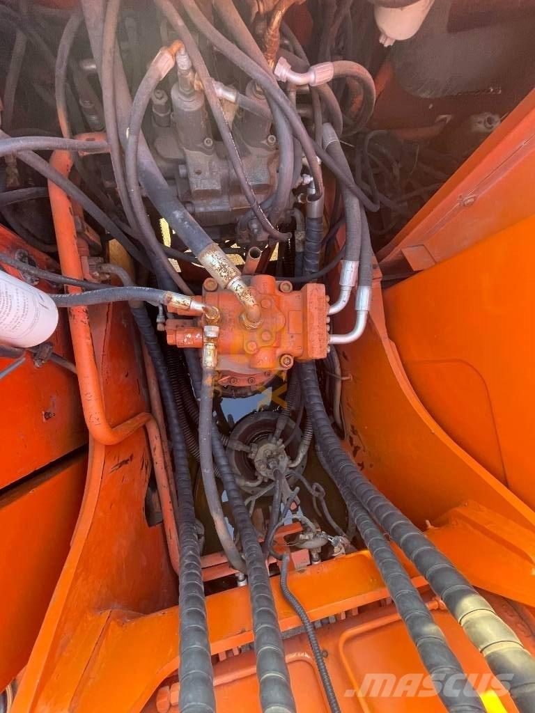 Doosan 220 LC-7 Kāpurķēžu ekskavatori