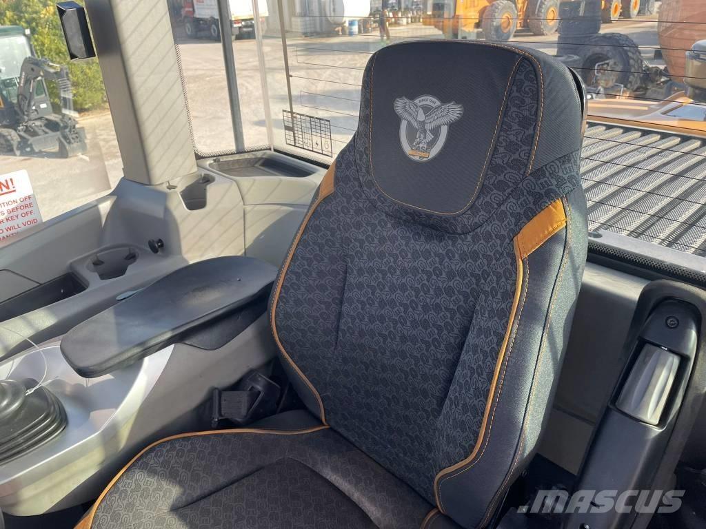CASE 721G-XT Iekrāvēji uz riteņiem