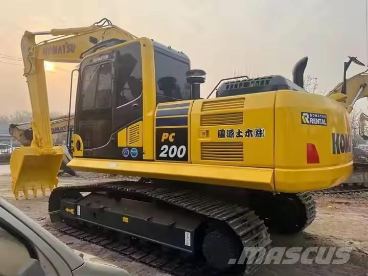 Komatsu PC 200 Kāpurķēžu ekskavatori