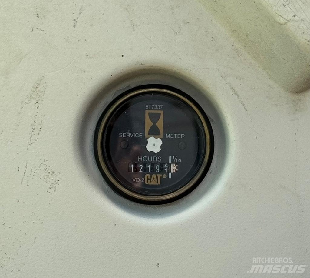 CAT 325 LN Kāpurķēžu ekskavatori