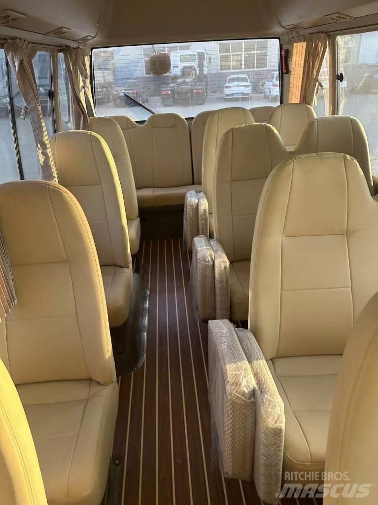 Toyota Coaster Starppilsētu autobusi