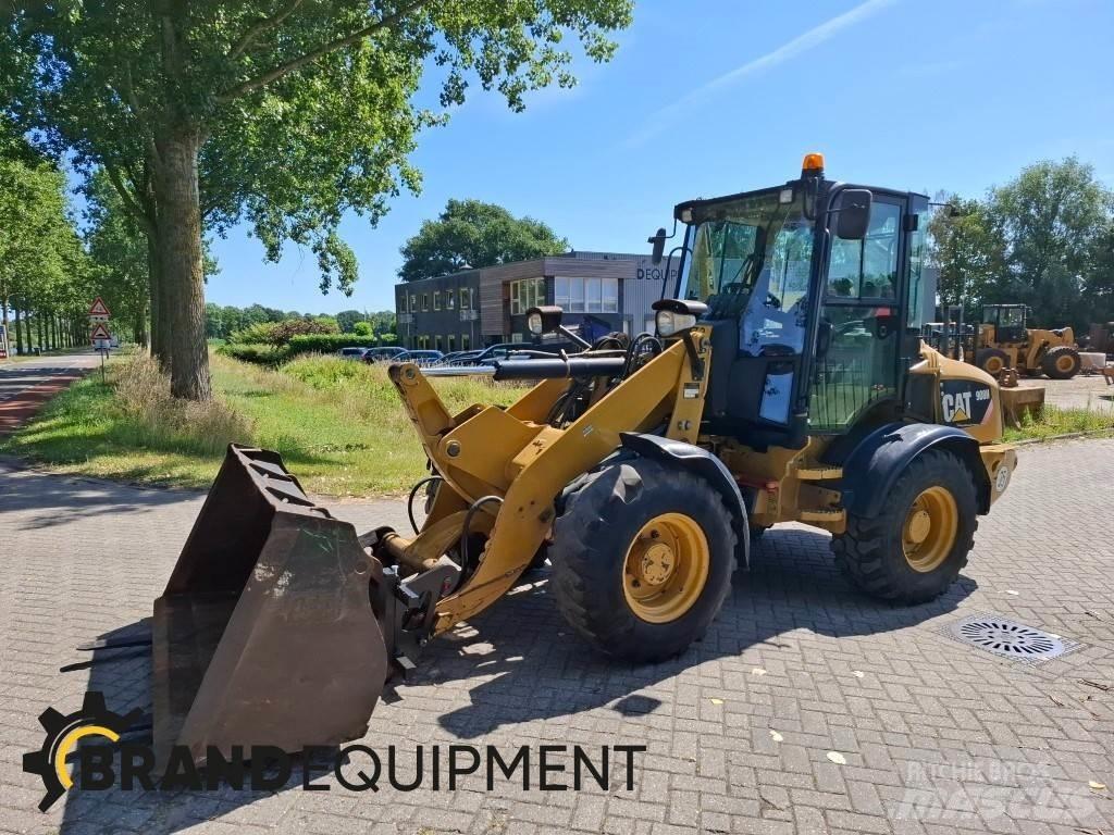 CAT 908H Iekrāvēji uz riteņiem