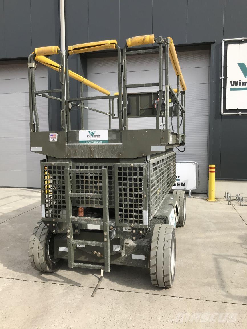 JLG M3369 (4331) Šķerveida pacēlāji