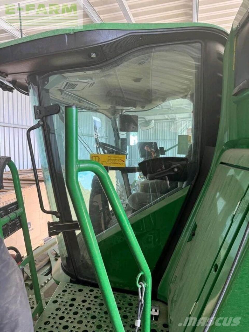 John Deere s 780 Ražas novākšanas kombaini