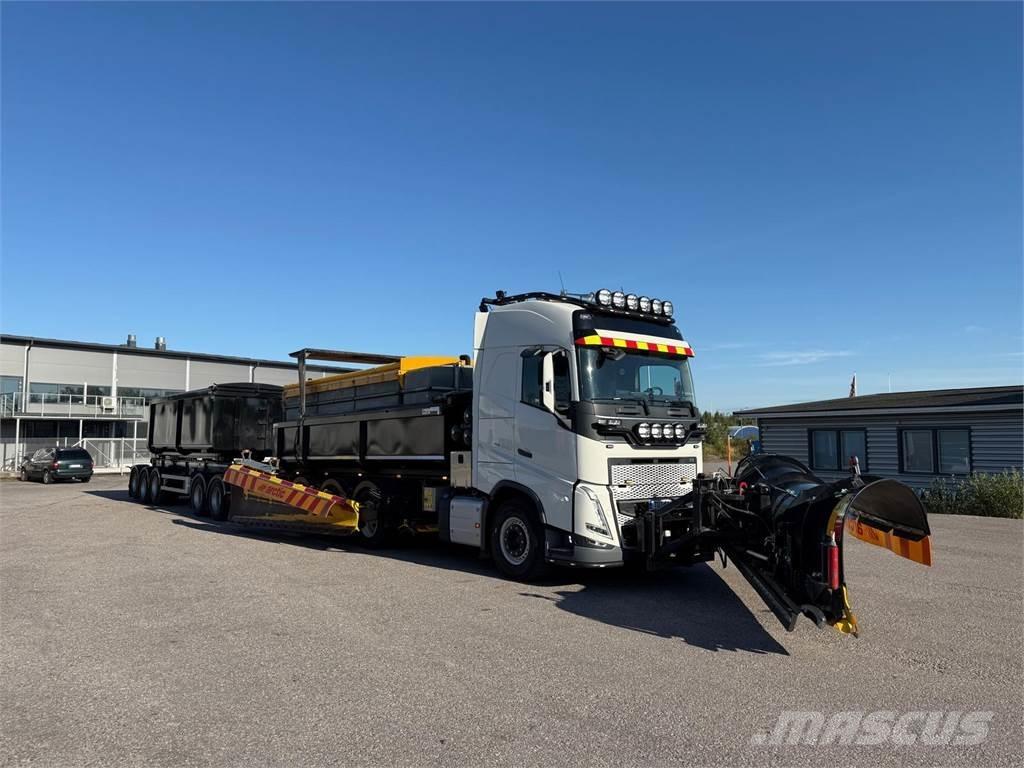 Volvo FH540 8x4 Pašizgāzējs