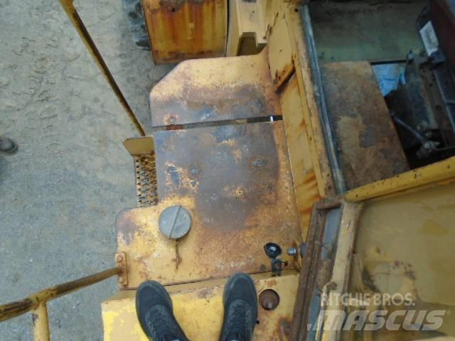 Clark 125 B Iekrāvēji uz riteņiem