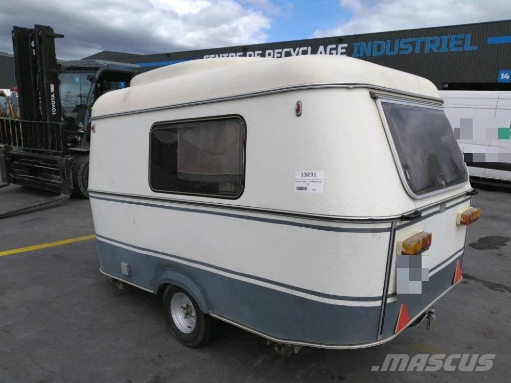 Eriba PUCK Kemperi un dzīvojamās piekabes