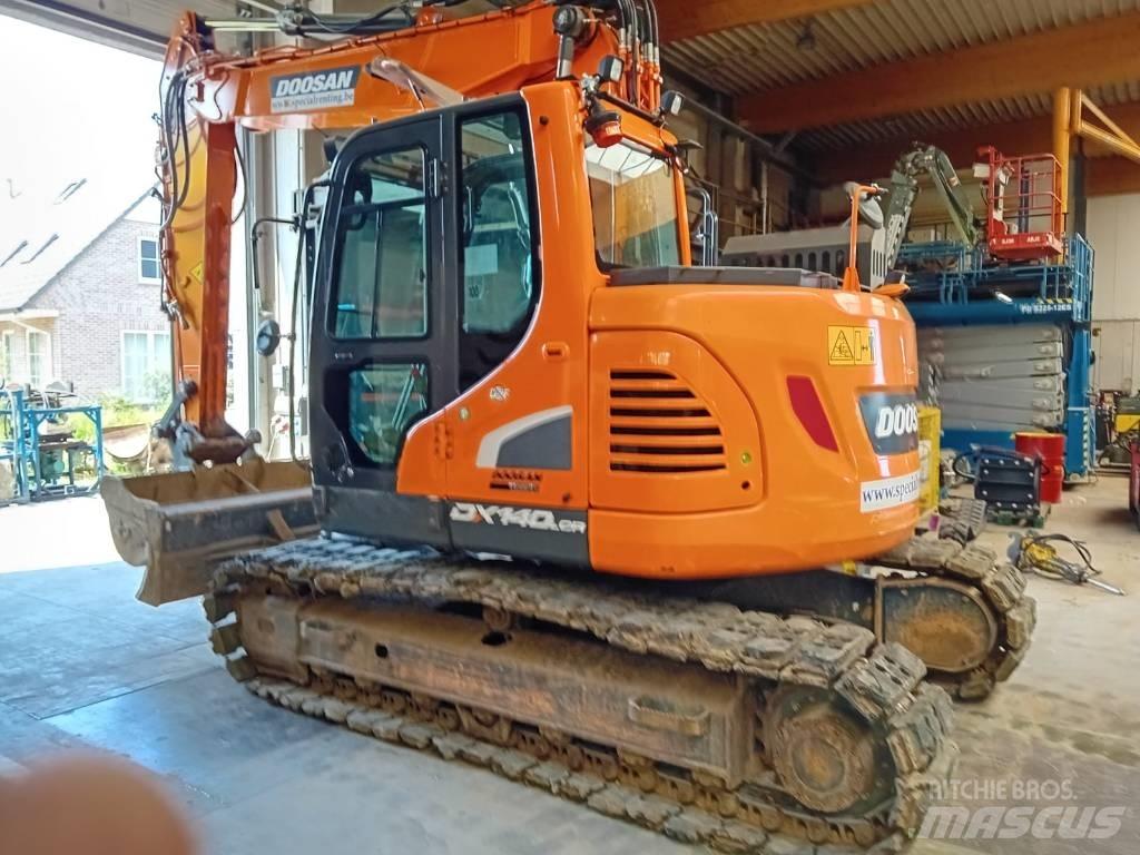 Doosan DX 140 LCR Kāpurķēžu ekskavatori