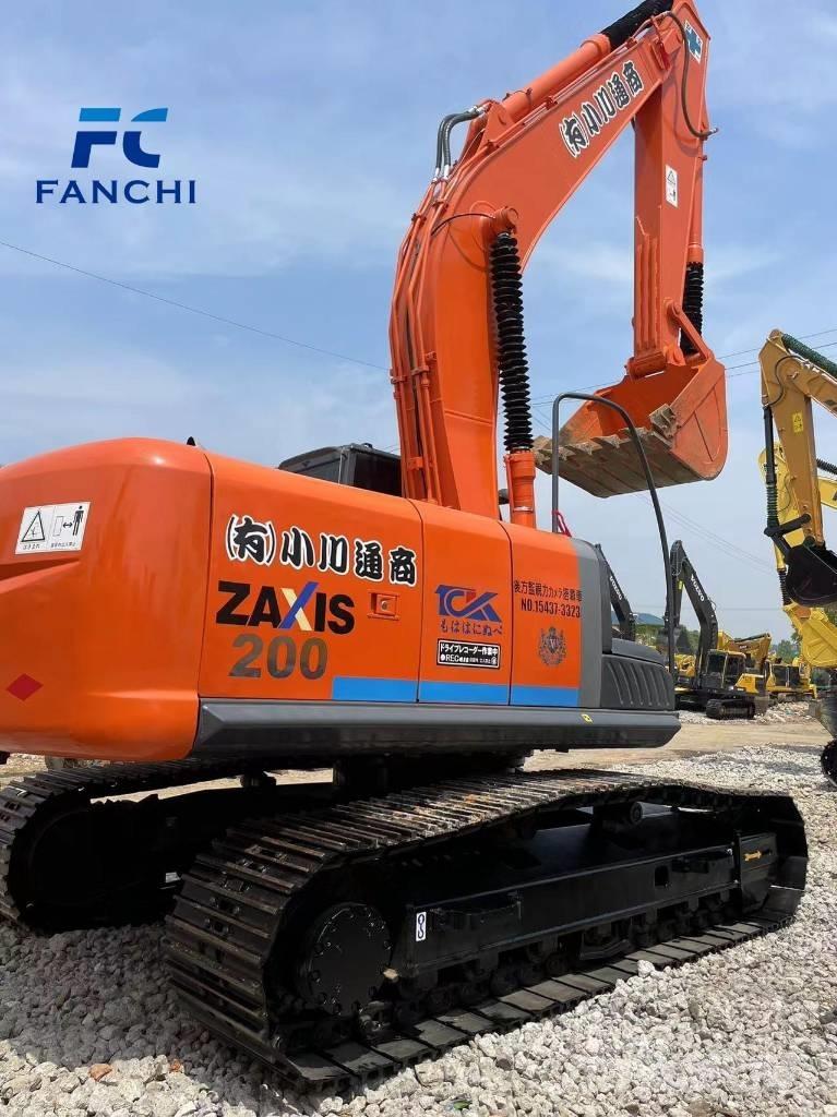 Hitachi ZX 200 Kāpurķēžu ekskavatori