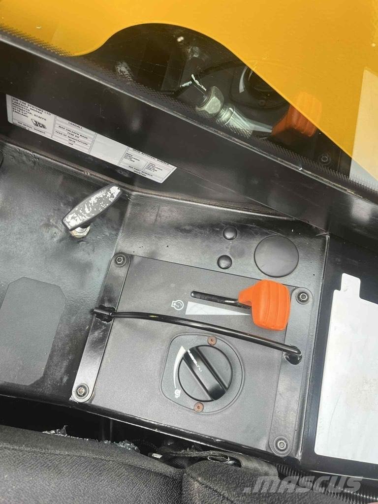 JCB 527-58 Agri Plus Lauksaimniecības pacēlāji