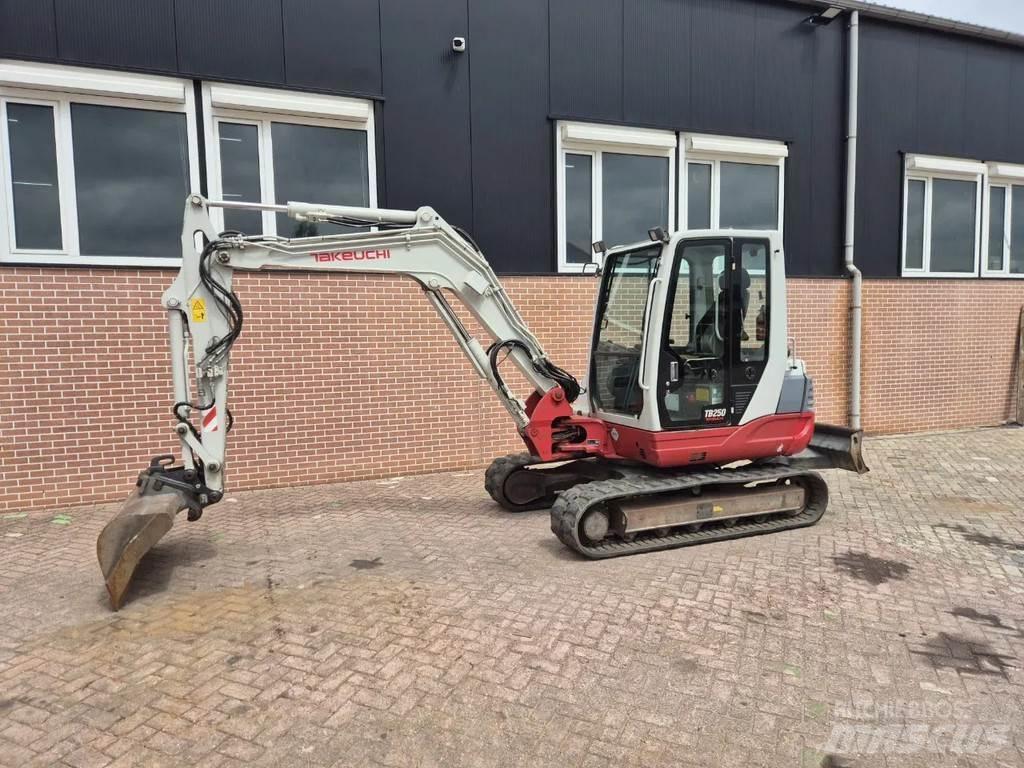 Takeuchi TB250 Mini ekskavatori < 7 t