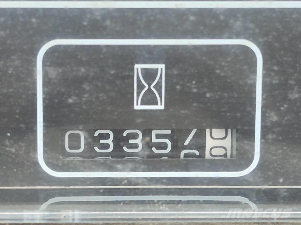 Nissan F04 B 40 H Autokrāvēji - citi