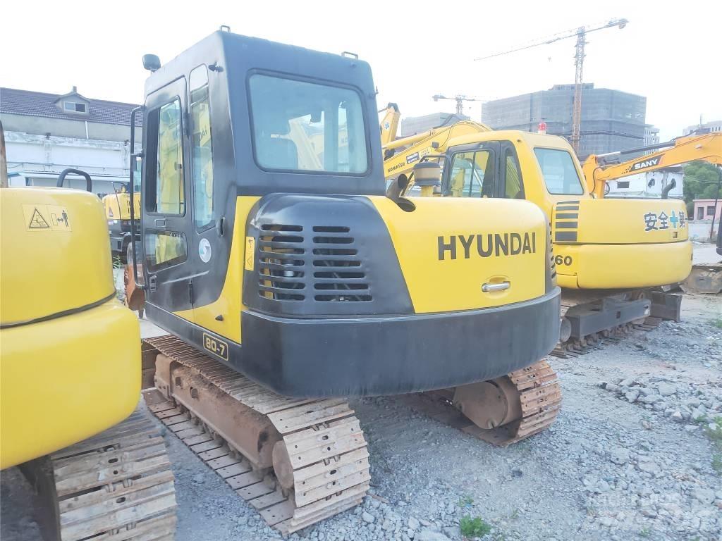 Hyundai R80-7 Kāpurķēžu ekskavatori