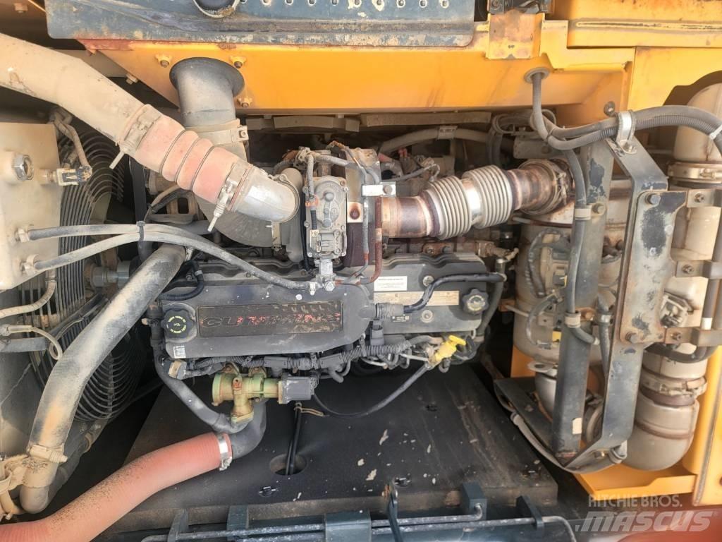 Hyundai HX 220 Kāpurķēžu ekskavatori