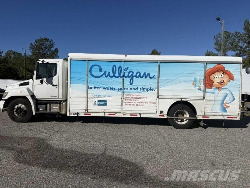 Hino 338 Dzērienu piegāds kravas mašīnas