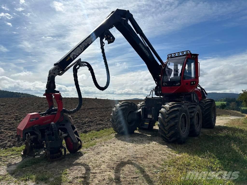 Komatsu 951 Harvesteri