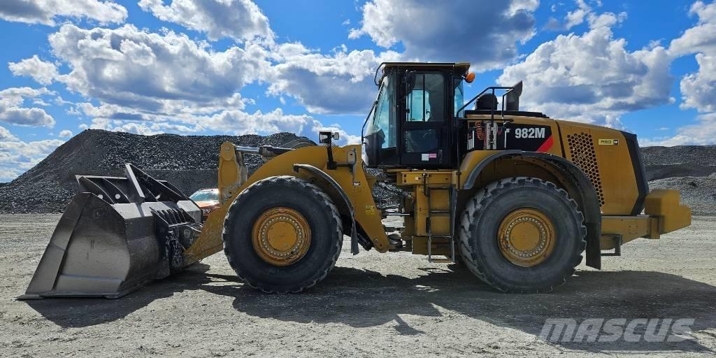 CAT 982 M Iekrāvēji uz riteņiem