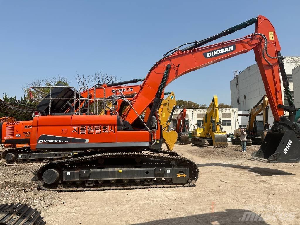 Doosan DX 300 Vidēja lieluma ekskavatori 7 t - 12 t