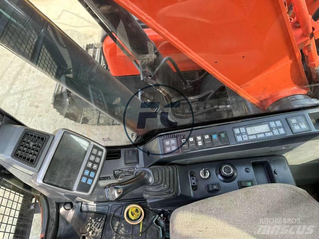 Doosan DX 140 Kāpurķēžu ekskavatori
