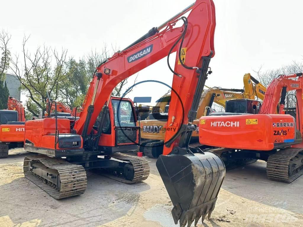 Doosan DX 140 Kāpurķēžu ekskavatori