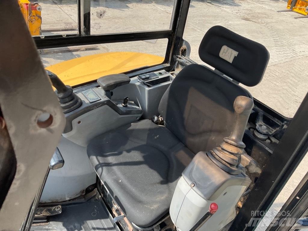 CAT 302.7 D CR Mini ekskavatori < 7 t