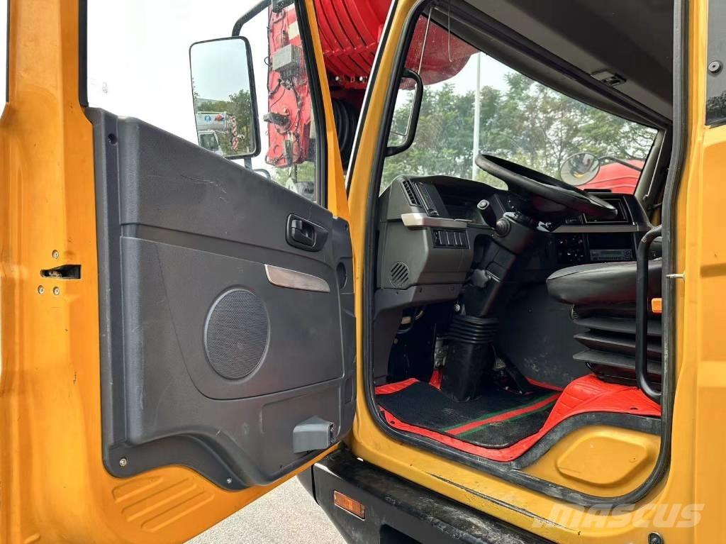 Sany STC1000T Visurgājēji celtņi