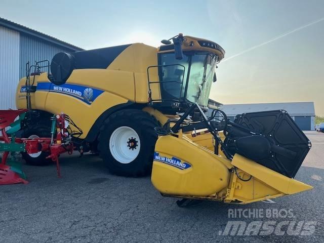 New Holland CX8.70 Ražas novākšanas kombaini