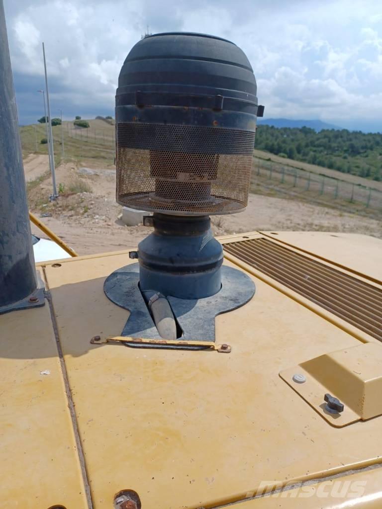 CAT 836 H Atkritumu preses