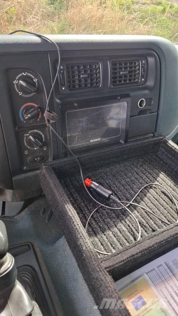 Renault Premium 340 Treileri meža tehnikas transportēšanai