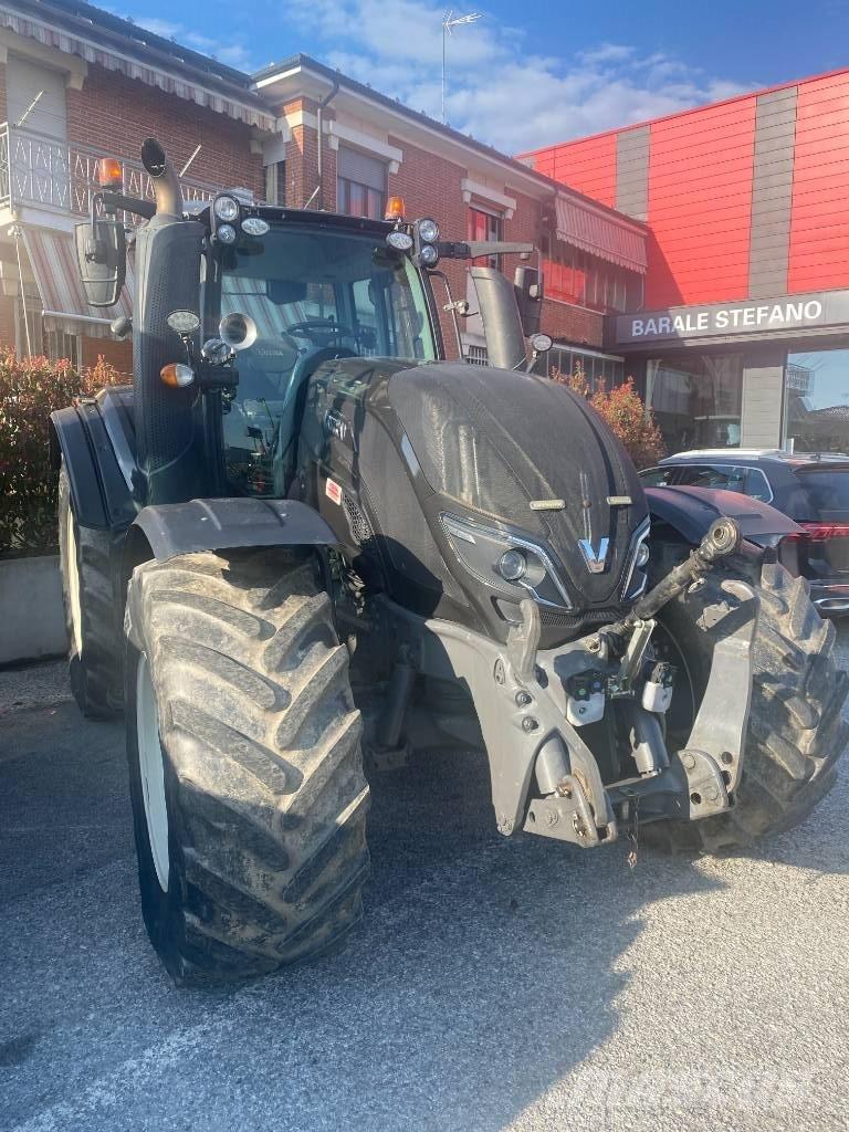 Valtra T 144 Traktori