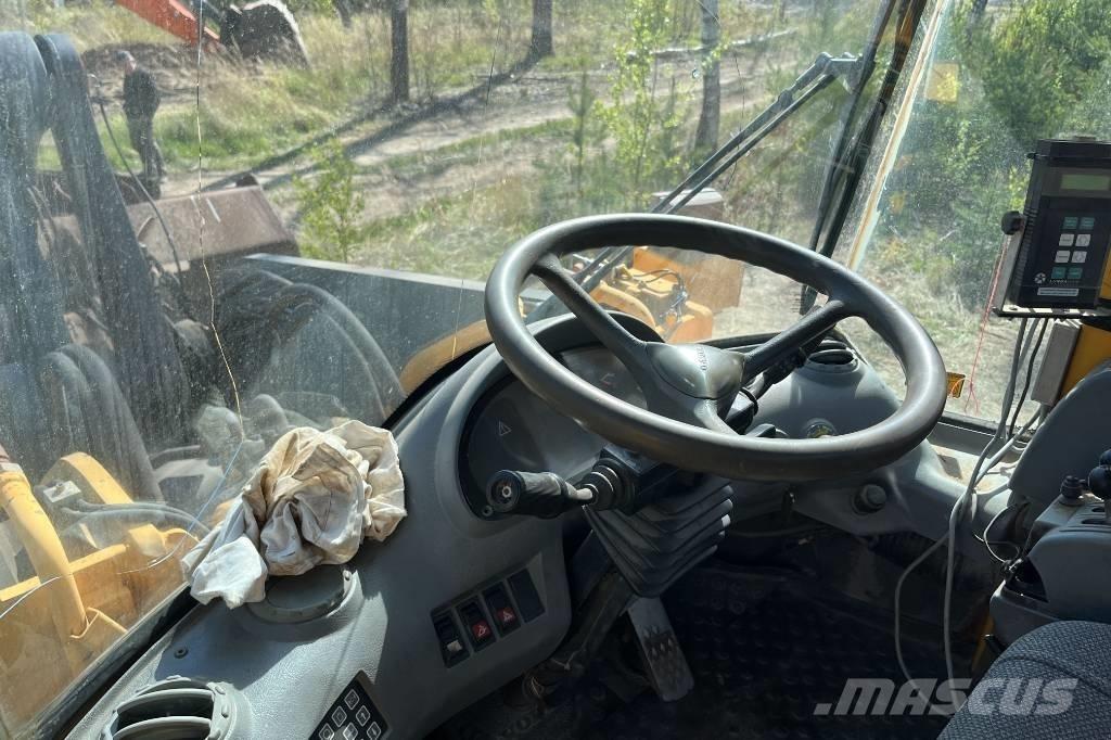 Volvo L 220 Iekrāvēji uz riteņiem
